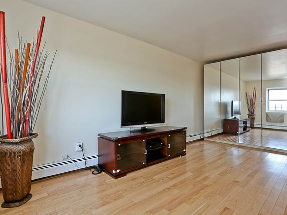 4th image of 47 Alta Ave APT 1A