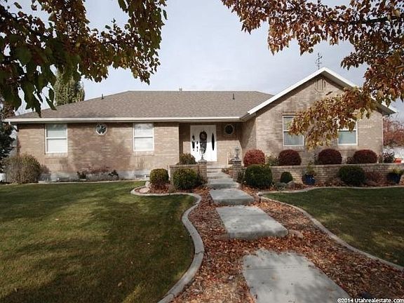 2nd image of 1344 W Palmer Ln