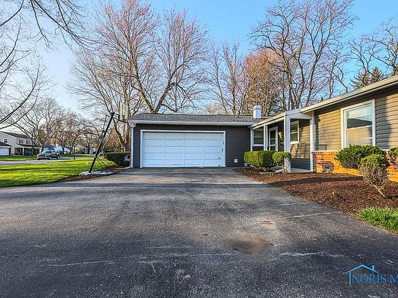 3rd image of 6002 Granville Dr