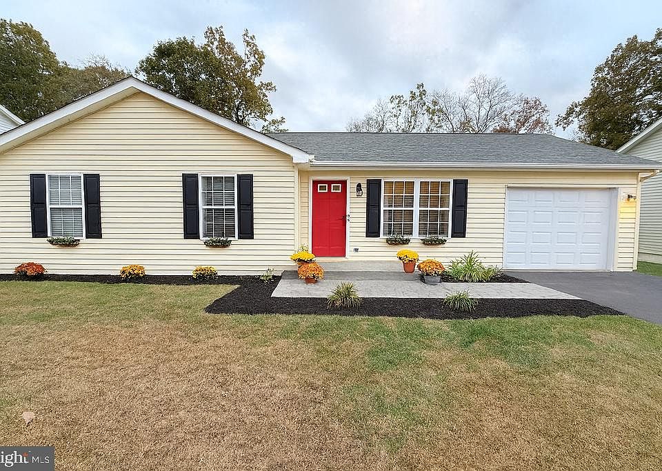 1st image of 364 Longwood Dr