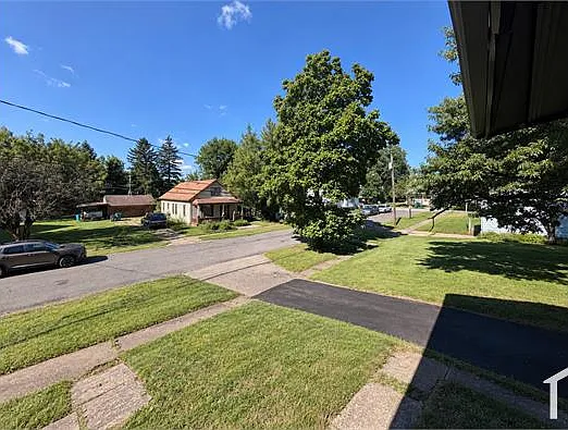 3 bed, 1152 sqft, $2,200 — Photo 3