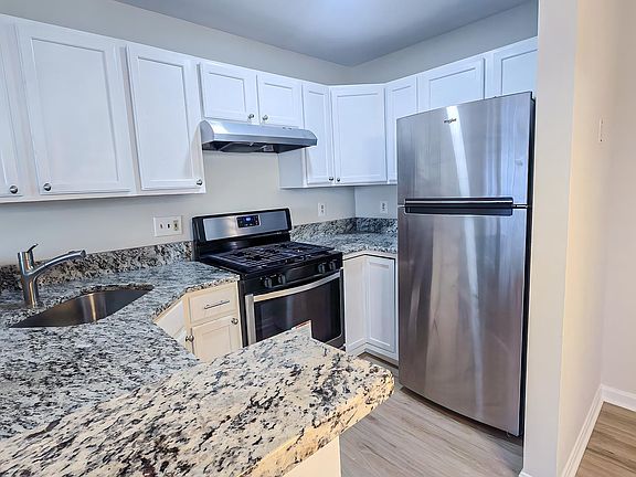 4th image of 8189 Cockburn Ct Suite 8189