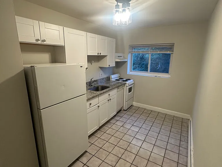 63-65 Selkirk Rd #6D — Photo 14