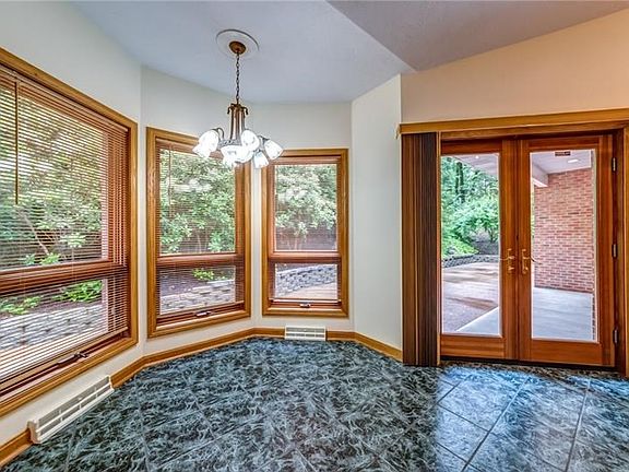 5th image of 947 N McKean St
