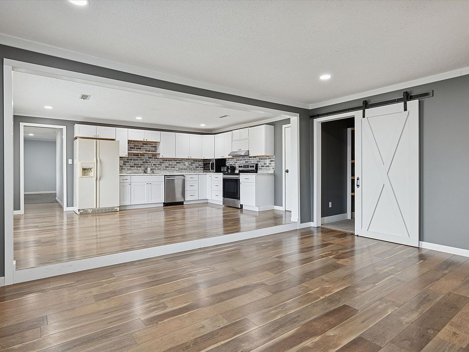 1st image of 302 Highland Cir #1