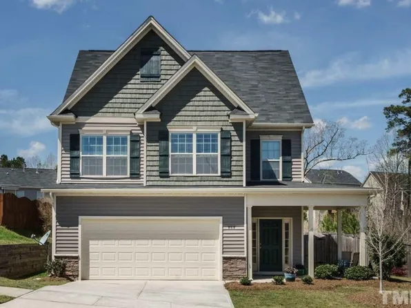 868 Red Oak Tree Dr, Fuquay Varina, NC 27526