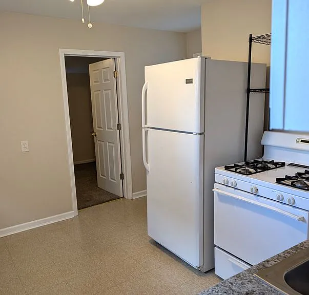 109 Goethe St #LOWER REAR — Photo 6