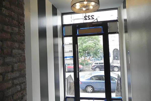 Rented by Bold New York | media 23