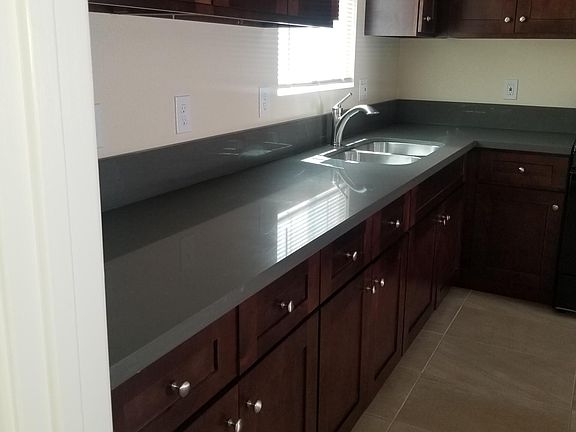 4th image of 1347 Oak St