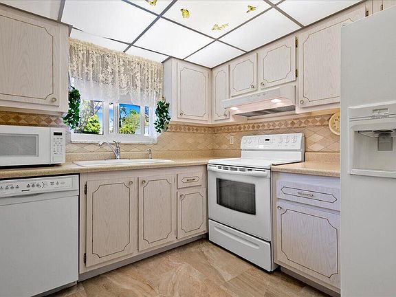 5th image of 2580 Boundbrook Boulevard #109