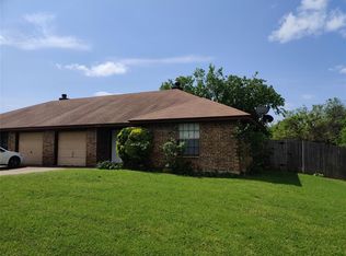 540 Signal Hill Ct S, Fort Worth, TX 76112