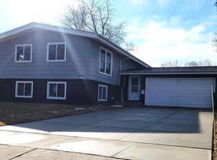 1104 Higby Dr, Cedar Falls, IA 50613