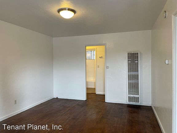 2nd image of 711 1/2 60th St #9965691
