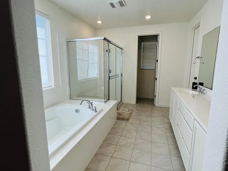 2451 Lake Club Dr — Photo 6