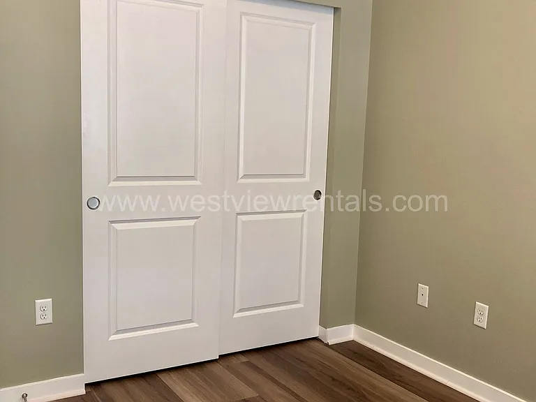 200 E Maple St — Photo 104