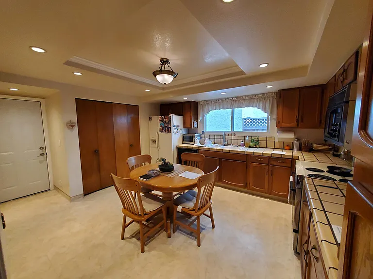 1141 Longshore Dr — Photo 10