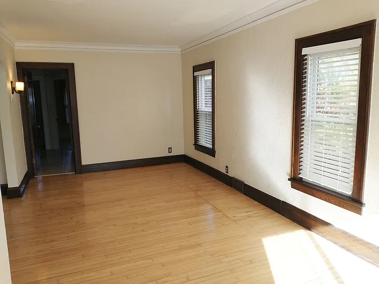 1315 29th Ave NE #1 — Photo 6