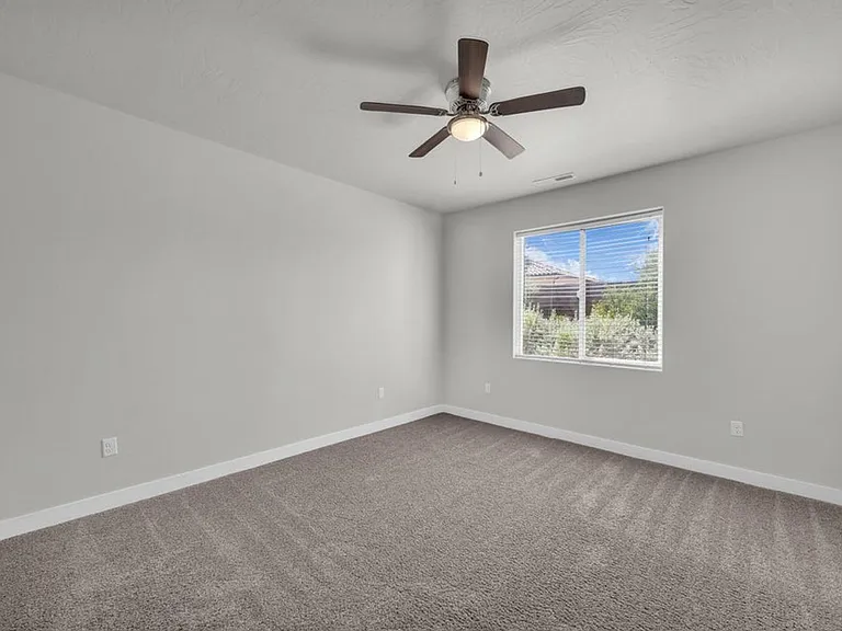 2792 S 3250 W — Photo 28