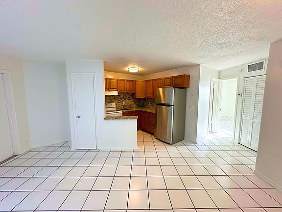 2nd image of 519 W Kalmia Dr APT 8