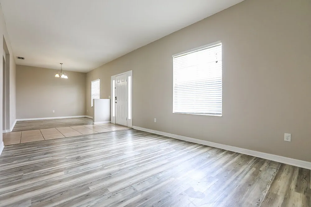 3 bed, 2.0 bath, 2000 sqft, $1,765 — Photo 4