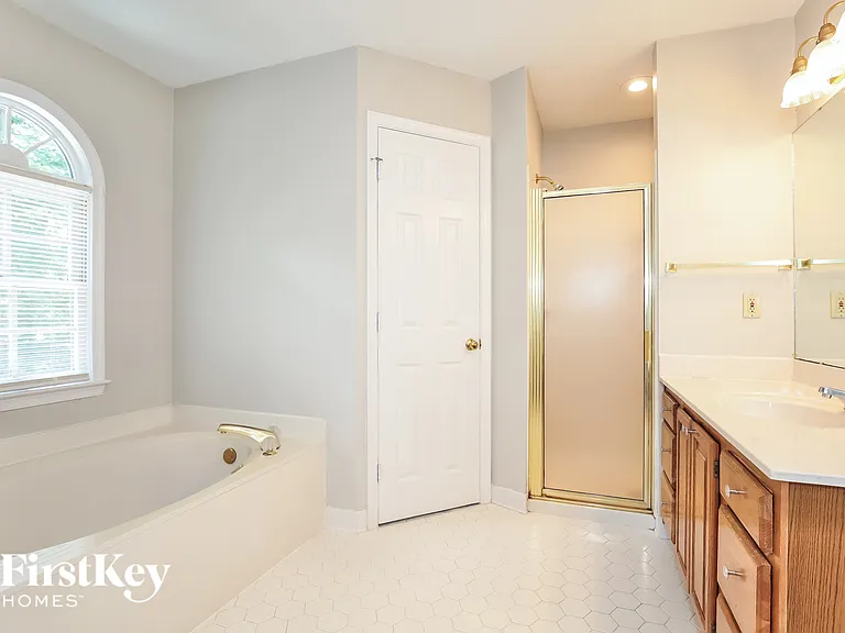 5017 Windermere Dr — Photo 11