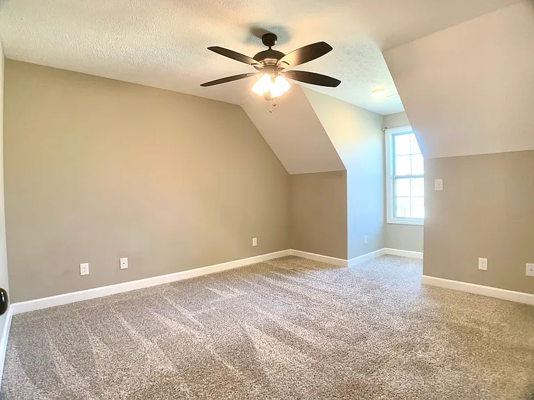 214 Penelope Ln — Photo 30