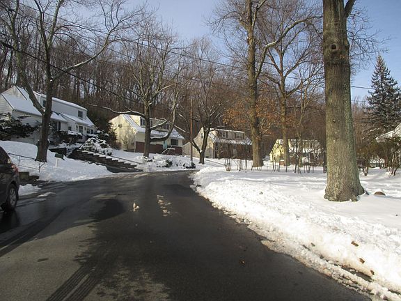 4th image of 66 Mayfair Dr