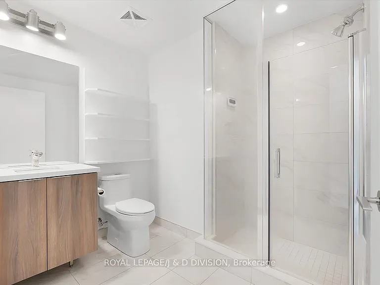 158 Front St E #1018 — Photo 15