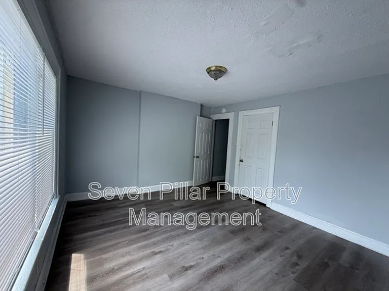 1044 16th Ave — Photo 17