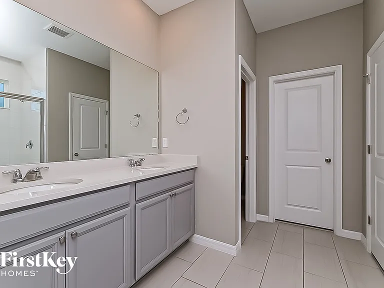 11836 Clare Hill Ave — Photo 8