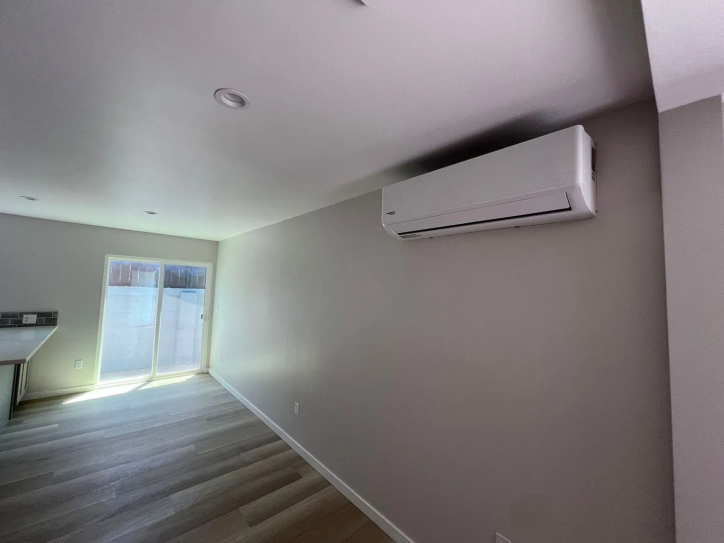 51st Street Apartments Triplex — Photo 4