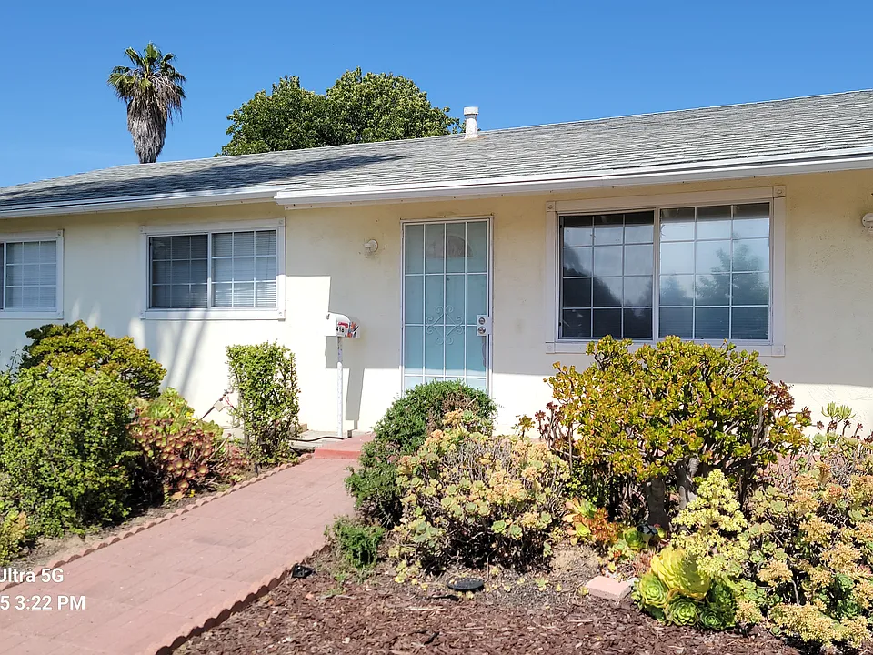 418 W Redondo Dr