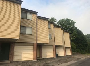 2046 Penguin Ave, Akron, OH 44319