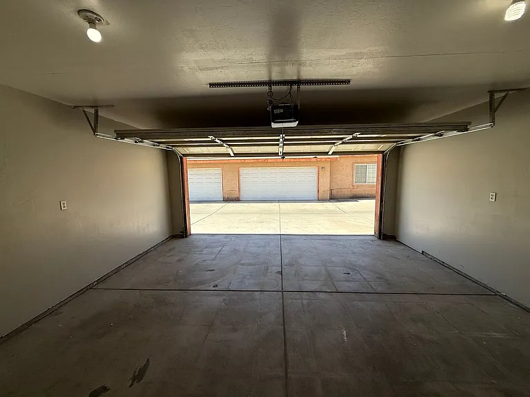 Yellow Meadow Ct 548 — Photo 27