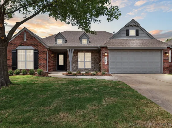 11814 S Tamarack Ct, Jenks, OK 74037