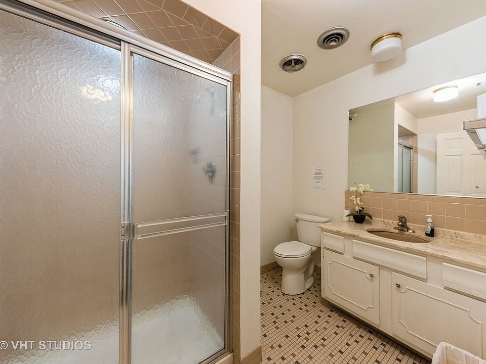2nd image of 1350 N Western Ave APT 303