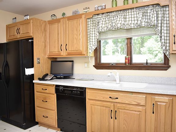 5th image of 7627 Catalpa Dr