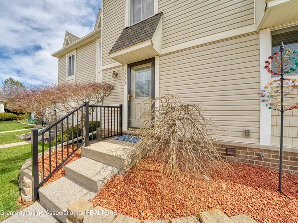 2002 Lac Du Mont Dr, Haslett, MI 48840