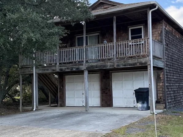 208 W Aycock St, Kill Devil Hills, NC 27948