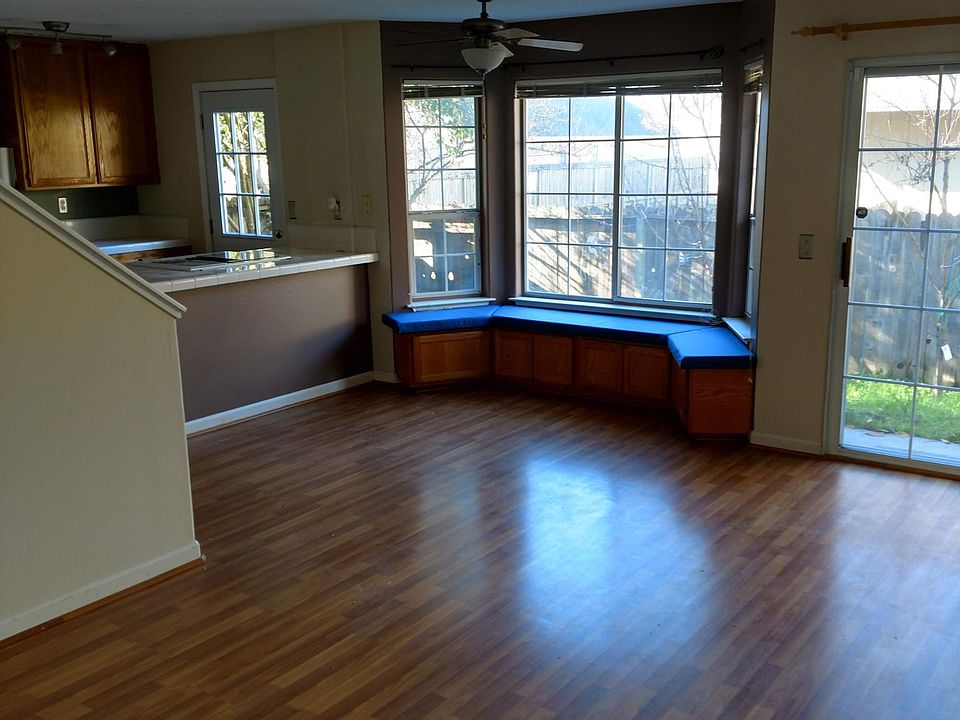 2nd image of 1791 Eardley Ave