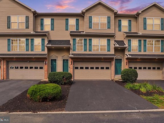 2nd image of 555 Meadow Croft Cir
