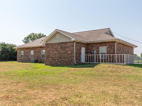 2nd image of 4 Hillcrest Way
