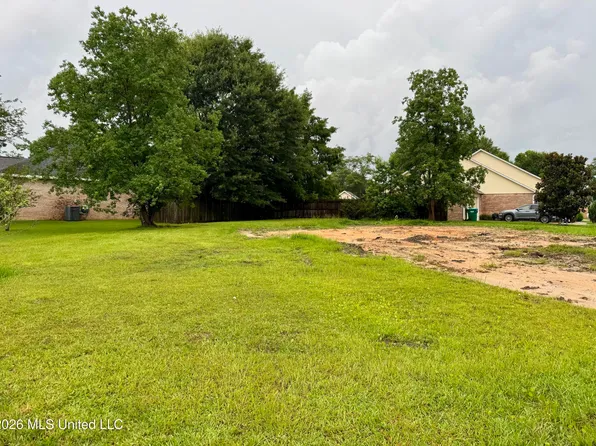 12220 Charwood Ave, Gulfport, MS 39503