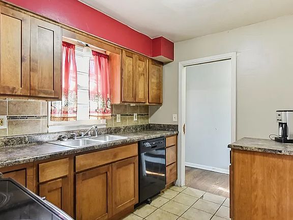4th image of 4922 Ruggles St #68104.0