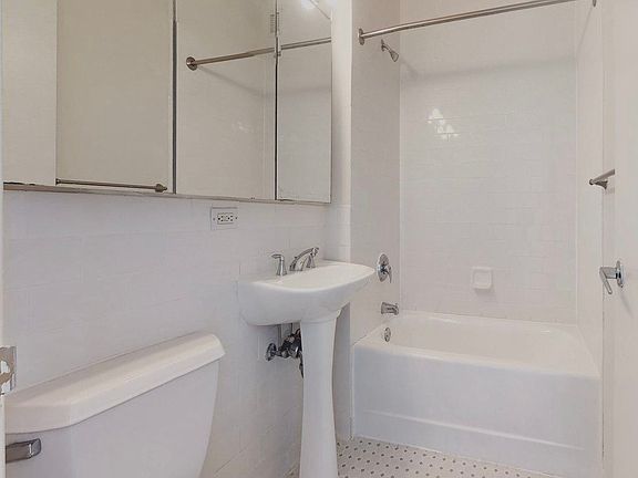 4th image of 90 Washington St APT 15M