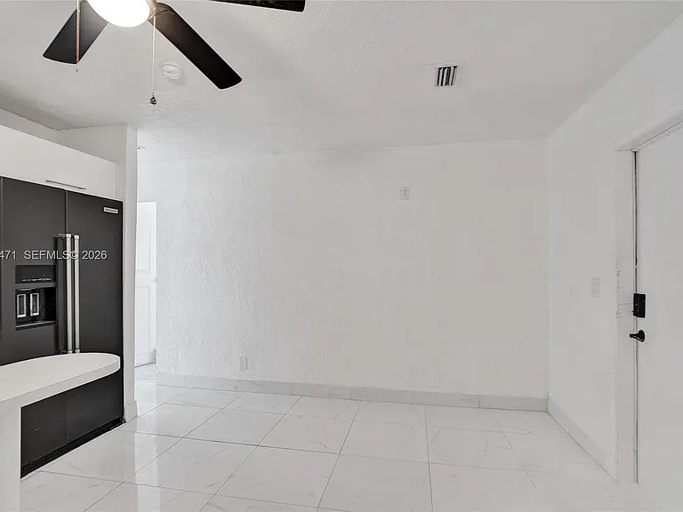 701 SW 7th St — Photo 8