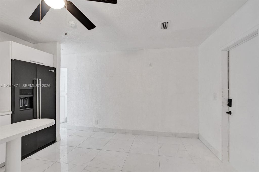 701 SW 7th St, photo 8