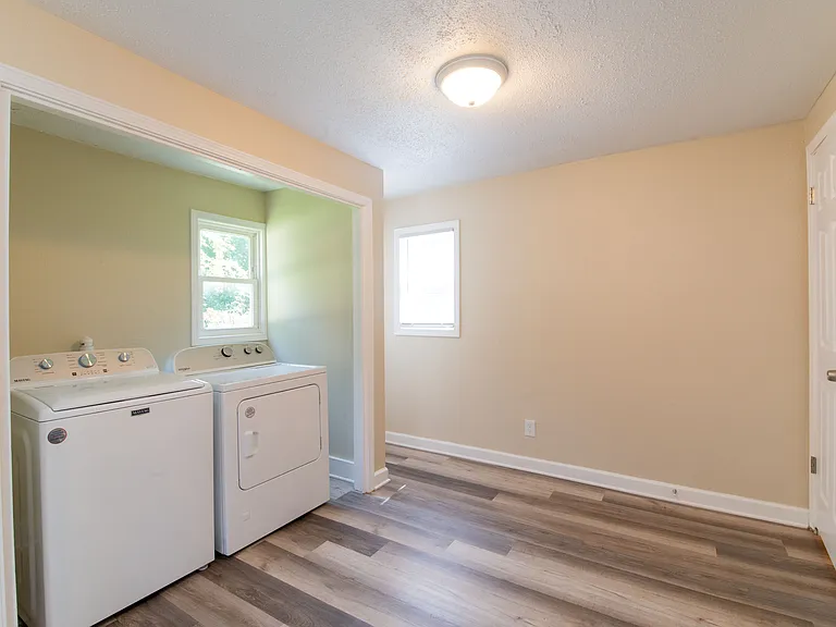 1130 Lafayette Ave SE — Photo 13