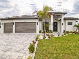 123 SW 35th Ave, Cape Coral, FL 33991