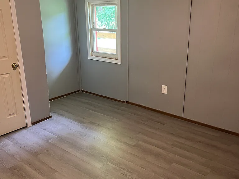 1301 Town Branch Rd — Photo 8
